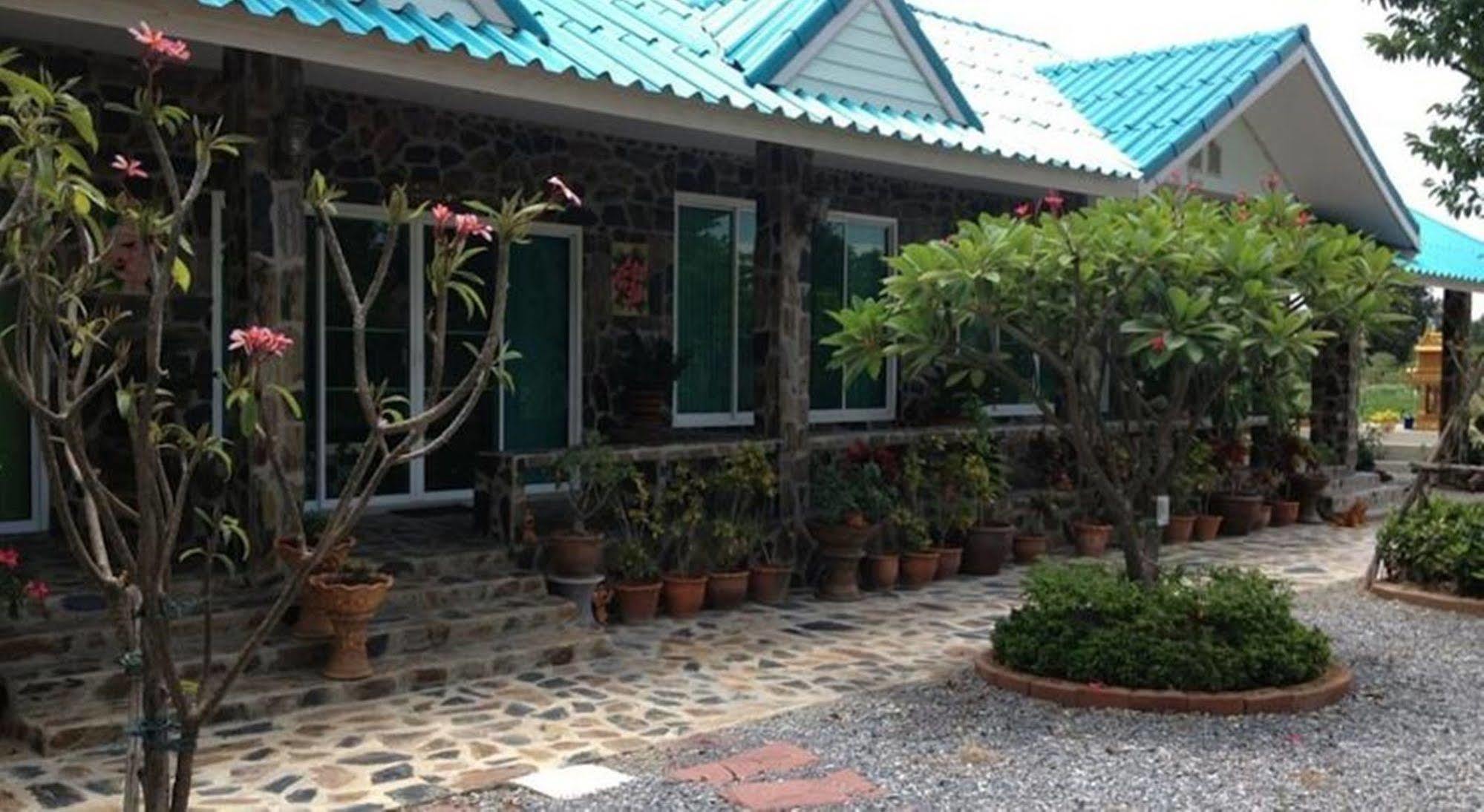 Punpisa Resort Sam Chuk Bagian luar foto